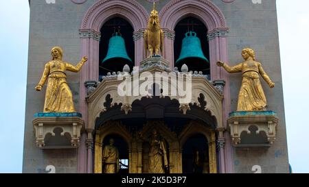 Italie, Sicile, Messine, vieille ville, cathédrale de Messine, tour d'horloge, détails, figures mécaniques en bronze sur les balustrades de la tour Banque D'Images