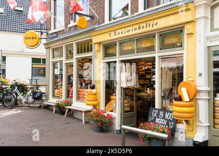 Pays-Bas, Gouda, célèbre fromagerie 't Kaaswinkeltje', vitrine Banque D'Images