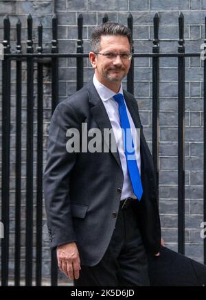 Londres, Angleterre, Royaume-Uni. 7th octobre 2022. Le ministre d'État pour l'Irlande du Nord, STEVE BAKER, est vu à Downing Street. Crédit : ZUMA Press, Inc./Alay Live News Banque D'Images