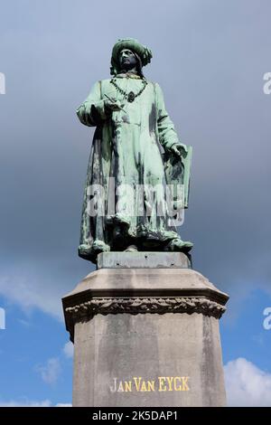 Statue de Jan van Eyck, Jan-van-Eyckplein, Bruges, Flandre Occidentale, Flandre, Belgique Banque D'Images