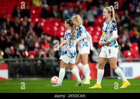 Londres, Royaume-Uni. 07th octobre 2022. Lauren Hemp (9 Angleterre) pendant l'échauffement avant le match amical entre l'Angleterre et les États-Unis au stade Wembley à Londres, en Angleterre. (Liam Asman/SPP) crédit: SPP Sport presse photo. /Alamy Live News Banque D'Images