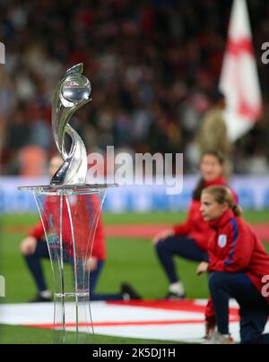 Londres, Royaume-Uni. 07th octobre 2022. Wembley Stadium le trophée UEFA Euro 2022 au cours du match amical entre l'Angleterre et les Etats-Unis au stade Wembley à Londres, Angleterre (Pedro Soares/SPP) Credit: SPP Sport Press photo. /Alamy Live News Banque D'Images