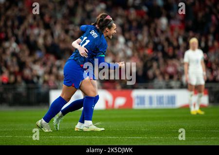 Londres, Royaume-Uni. 07th octobre 2022. Sophia Smith (11 États-Unis) célèbre le premier but des États-Unis lors du match amical entre l'Angleterre et les États-Unis au stade Wembley à Londres, en Angleterre. (Liam Asman/SPP) crédit: SPP Sport presse photo. /Alamy Live News Banque D'Images