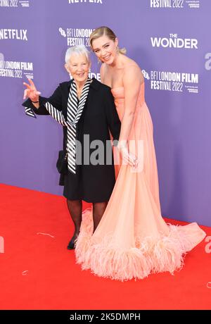 Florence Pugh et grand-mère 'Granny Pat', The Wonder - European Premiere, BFI London film Festival, Southbank Center, Royal Festival Hall, Londres, U Banque D'Images