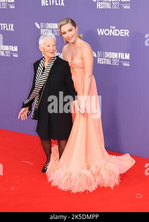 Florence Pugh et grand-mère 'Granny Pat', The Wonder - European Premiere, BFI London film Festival, Southbank Center, Royal Festival Hall, Londres, U Banque D'Images