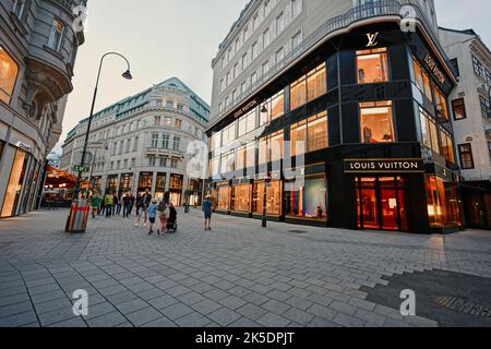 Vienne, Autriche - 17 mai 2022 : façade du magasin Louis Vuitton à Vienne. Banque D'Images