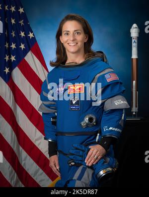 Houston, États-Unis d'Amérique. 18 juin 2019. Nicole Mann, astronaute de la NASA, portrait officiel portant un Boeing Strainer Launch suit au Johnson Space Center, à 18 juin 2019, à Houston, Texas. Mann est la première amérindienne et la première femme à commander une mission de la NASA dans l'espace. Crédit : Robert Markowitz/NASA/Alay Live News Banque D'Images