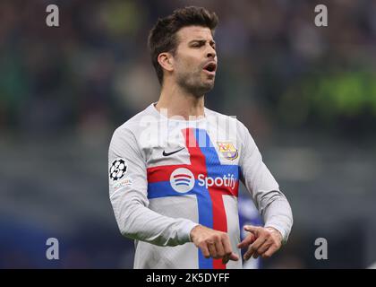 Milan, Italie, 4th octobre 2022. Gerard pique du FC Barcelone réagit lors du match du groupe C de la Ligue des champions de l'UEFA à Giuseppe Meazza, à Milan. Le crédit photo devrait se lire: Jonathan Moscrop / Sportimage Banque D'Images