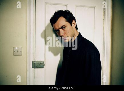 JUDE LAW, CLOSER, 2004 Banque D'Images