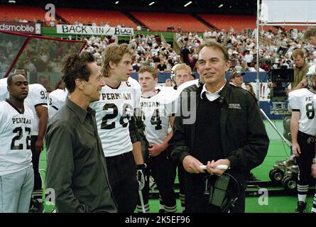 BRIAN GRAZER, GARRETT HEDLUND, Billy Bob Thornton, Friday Night Lights, 2004 Banque D'Images