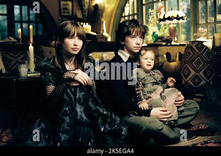 EMILY BROWNING, LIAM AIKEN, HOFFMAN, Lemony Snicket's A SERIES OF UNFORTUNATE EVENTS, 2004 Banque D'Images