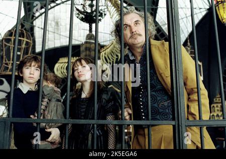 LIAM AIKEN, HOFFMAN, EMILY BROWNING, Billy Connolly, Lemony Snicket's A SERIES OF UNFORTUNATE EVENTS, 2004 Banque D'Images