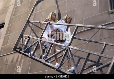 ASHLEY OLSEN, MARY-KATE OLSEN, NEW YORK MINUTE, 2004 Banque D'Images