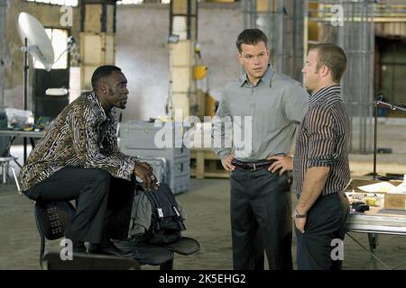 DON CHEADLE, Matt Damon, SCOTT CAAN, OCEAN'S 12, 2004 Banque D'Images