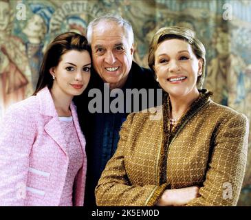 HATHAWAY,MARSHALL,ANDREWS, THE PRINCESS DIARIES 2: ROYAL ENGAGEMENT, 2004 Banque D'Images