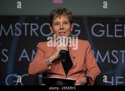 Dr Marla Peréz-Davis, directrice du centre de recherche Glenn, s’exprime dans un panel avec trois autres femmes directrices du centre de la NASA lors de l’événement DirectHERS à Washington, DC, le 7 juin 2022. Banque D'Images