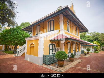 Un temple thaïlandais inhabituel qui est construit dans la conception d'une église chrétienne, prise à Ayutthaya, Thaïlande. Banque D'Images