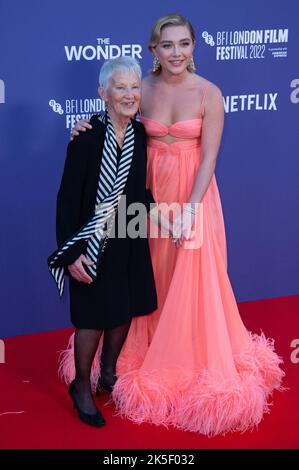 Florence Pugh et sa grand-mère Granny Pat assistent à la première Wonder dans le cadre du Festival du film BFI de Londres 66th à Paris, France sur 06 octobre 2022. Photo d'Aurore Marechal/ABACAPRESS.COM Banque D'Images