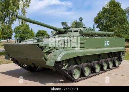 ALABINO, RUSSIE - 19 AOÛT 2022 : gros plan de BMP-3 (véhicule de combat d'infanterie) le jour ensoleillé d'août Banque D'Images