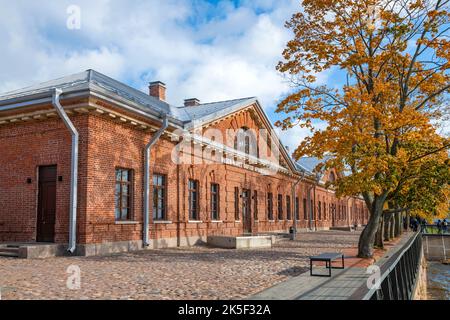 KRONSHTADT, RUSSIE - 07 OCTOBRE 2022 : dans l'ancien bâtiment de la cuisine hollandaise, le jour d'octobre Banque D'Images