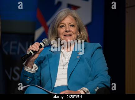 Jody Singer, directrice du Marshall Space Flight Center, s'exprime sur un panel avec trois autres femmes directrices du centre de la NASA lors de l'événement DirectHERS à Washington, DC, le 7 juin 2022. Banque D'Images