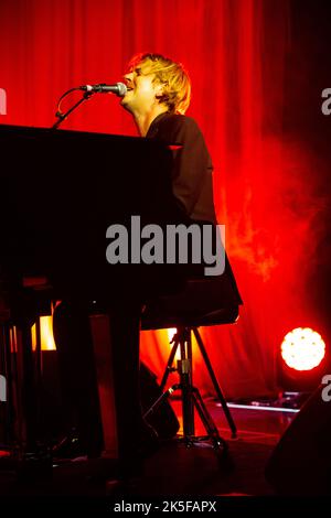 Milan Italie. 06 octobre 2022. L'auteur-compositeur anglais TOM ODELL se produit sur scène à Alcatraz lors de la « European Tour 2022 » Banque D'Images