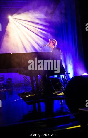 Milan Italie. 06 octobre 2022. L'auteur-compositeur anglais TOM ODELL se produit sur scène à Alcatraz lors de la « European Tour 2022 » Banque D'Images