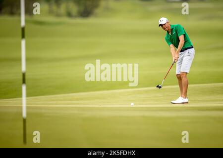 Bangkok, Thaïlande. 08th octobre 2022. BANGKOK, THAÏLANDE - OCTOBRE 8: Carlos Ortiz du Mexique sur le trou 2 au cours de la deuxième partie au golf du LIV SUR INVITATION BANGKOK au parcours de golf de Stonehill sur 8 octobre 2022 à Bangkok, THAÏLANDE (photo de Peter van der Klooster/Alamy Live News) crédit: peter Van der Klooster/Alamy Live News Banque D'Images