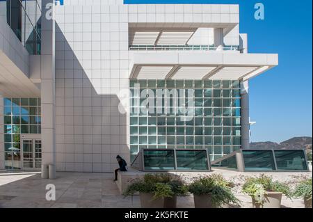 Le Getty Center situé à Brentwood, surplombant Los Angeles, est célèbre pour son architecture moderne et son art de renommée mondiale Banque D'Images