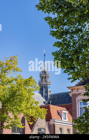 Paysage urbain de Hoorn avec église et maisons dans le centre de Hoorn North Holland aux pays-Bas Banque D'Images