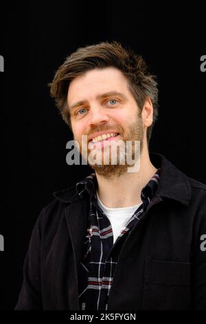 Cheltenham, Gloucestershire, Royaume-Uni – Samedi 8th octobre 2022 – Ed Patrick auteur et comédien participe au Cheltenham Literature Festival pour parler de son dernier livre Catch Your Breath - photo Steven May / Alay Live News Banque D'Images