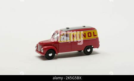 Autodell DDR Framo V 901 Kasenwagen MINOL, Busch, Maßstab 1/87 Banque D'Images