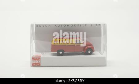 Autodell DDR Framo V 901 Kasenwagen MINOL, Busch, Maßstab 1/87, Verpackung Banque D'Images