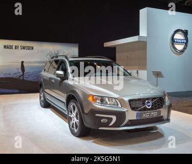 CHICAGO, il/USA - 13 FÉVRIER 2015 : 2015 Volvo XC70 car, Chicago Auto Show (cas). Banque D'Images