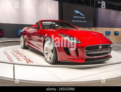 CHICAGO, il/USA - 12 FÉVRIER 2015 : voiture Jaguar F-Type 2016, Chicago Auto Show (cas). Banque D'Images