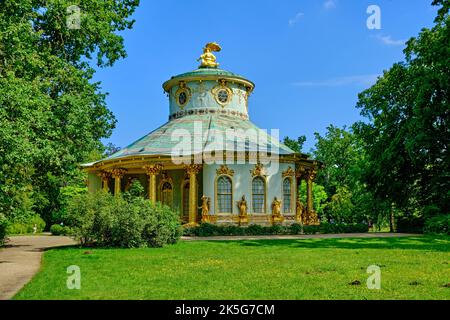 Garden Pavilion Chinesisches Haus (maison chinoise), un édifice rococo dans le style chinoiserie, Parc Sanssouci, Potsdam, Brandebourg, Allemagne. Banque D'Images