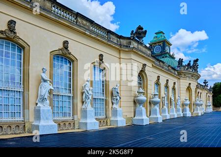 Vue extérieure de la galerie photos de Sanssouci, Parc de Sanssouci, Potsdam, Brandebourg, Allemagne. Banque D'Images