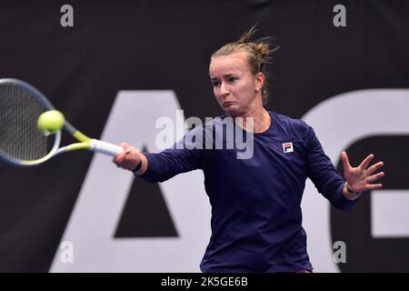 Ostrava, République tchèque. 08th octobre 2022. Barbora Krejcikova de République tchèque en action pendant le tournoi de tennis féminin WTA Agel Open 2022 contre Elena Rybakina du Kazakhstan, sur 8 octobre 2022, à Ostrava, République tchèque. Crédit: Jaroslav Ozana/CTK photo/Alay Live News Banque D'Images