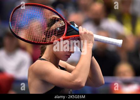 Ostrava, République tchèque. 08th octobre 2022. Elena Rybakina du Kazakhstan lors du tournoi de tennis féminin de WTA Agel Open 2022 contre Barbora Krejcikova de République tchèque, sur 8 octobre 2022, à Ostrava, République tchèque. Crédit: Jaroslav Ozana/CTK photo/Alay Live News Banque D'Images