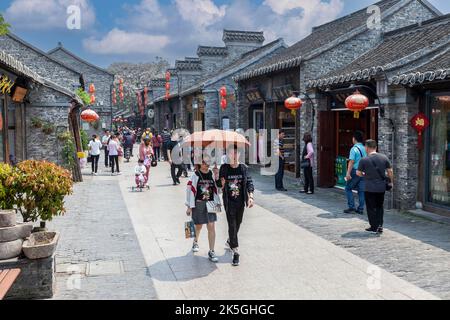 Yangzhou, Jiangsu, Chine. Dong Guan Scène de rue. Banque D'Images