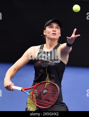 Ostrava, République tchèque. 08th octobre 2022. Elena Rybakina du Kazakhstan en action pendant le tournoi de tennis féminin de WTA Agel Open 2022 contre Barbora Krejcikova de la République tchèque, sur 8 octobre 2022, à Ostrava, République tchèque. Crédit: Jaroslav Ozana/CTK photo/Alay Live News Banque D'Images