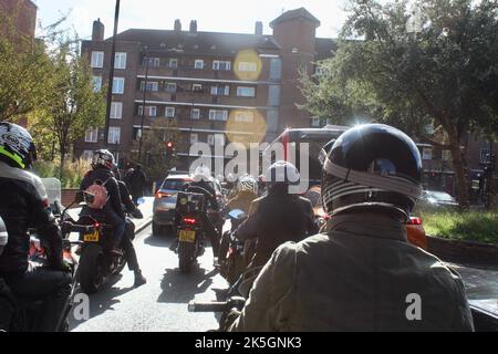 manifestation des motocyclistes contre l'intention du conseil hackney d'introduire des frais de stationnement pour les motos électriques et essence et les scooters samedi 8th octobre 2022 Banque D'Images