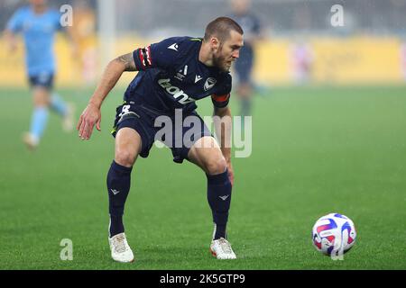 8th octobre 2022 ; Allianz Stadium, Sydney, Nouvelle-Galles du Sud, Australie : une ligue de football Sydney FC contre la victoire de Melbourne : Joshua Brilante, de Melbourne, revient sur le ballon Banque D'Images