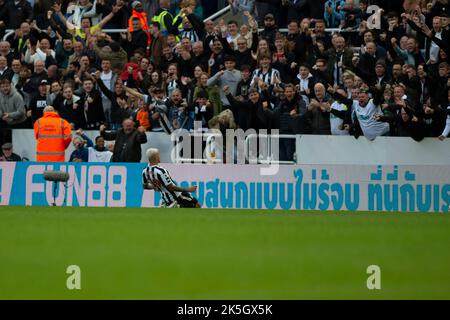 Newcastle, Royaume-Uni. 8th octobre 2022. Bruno Guimaraes, de Newcastle United, célèbre le troisième but de son équipe lors du match de la Premier League entre Newcastle United et Brentford au St. James's Park, Newcastle, le samedi 8th octobre 2022. (Crédit : Trevor Wilkinson | ACTUALITÉS MI) crédit : ACTUALITÉS MI et sport /Actualités Alay Live Banque D'Images