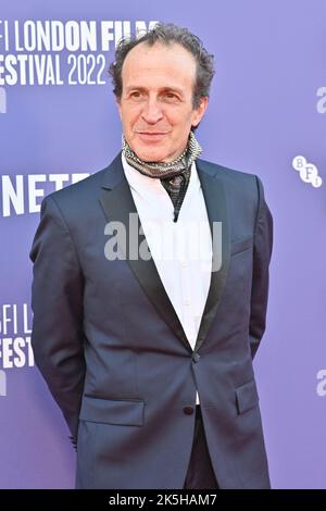 Londres, Royaume-Uni. 8th octobre 2022. Daniel Giménez Cacho arrive au BARDO (False Chronicle of a Hune poignée de vérités) - première britannique du BFI London film Festival’s 2022 le 8th octobre 2022 à la South Bank, Royal Festival Hall, Londres, Royaume-Uni. Crédit : voir Li/Picture Capital/Alamy Live News Banque D'Images