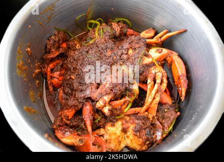 Curry de masala de crabe épicé de Birmanie ou d'Inde. Banque D'Images