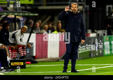 ROTTERDAM, PAYS-BAS - OCTOBRE 8 : l'entraîneur Maurice Steijn de Sparta Rotterdam lors du match néerlandais Eredivisie entre Sparta Rotterdam et FC Emmen au stade Sparta sur 8 octobre 2022 à Rotterdam, pays-Bas (photo de Ben gal/Orange Pictures) Banque D'Images