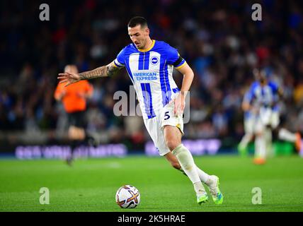 Brighton, Royaume-Uni. 08th octobre 2022. Lewis Dunk de Brighton et Hove Albion lors du match Premier League entre Brighton & Hotspur et Tottenham Hotspur à l'Amex on 8 octobre 2022 de Brighton, en Angleterre. (Photo de Jeff Mood/phcimages.com) Credit: PHC Images/Alamy Live News Banque D'Images