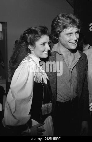 Morgan Brittany et Leigh McCloskey à étoiles et cœurs bénéficient du Fonds pour les animaux à l'Auditorium civique de Santa Monica 14 février 1982 crédit: Ralph Dominguez/MediaPunch Banque D'Images