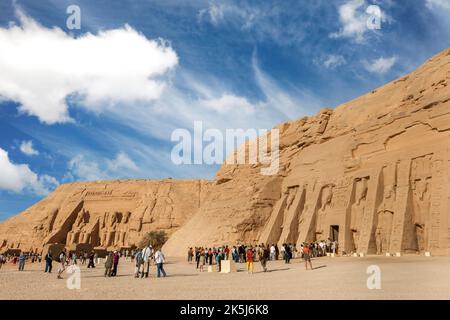 Temple d'Abu Simbel, Grand Temple de Ramses II et Temple de Hathor de Nefertari, Abu Simbel, Égypte Banque D'Images